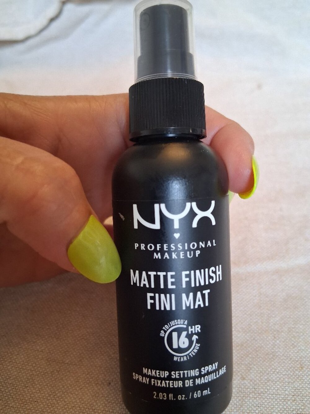 NYX matte finish spray Fini Mat Long Lasting